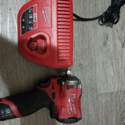 Milwaukee M12 FUEL 3/8” Stubby With 2.0 Battery  And M12 CHARGER 