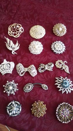 Women's Brooches