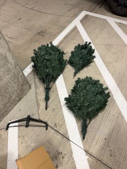 6’ Sheared Noble Fir Prelit Christmas Tree