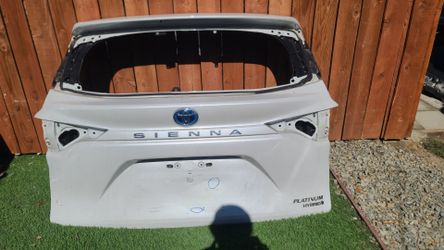 2021- 2025 TOYOTA SIENNA TAILGATE TAIL GATE HATCH TRUNK DECKLID HATCH USED OEM. Nc2
