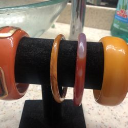 Vintage Bakelite And Other Bangle Bracelets 