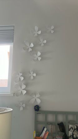 Contemporary Art Decor - White - Like New!
