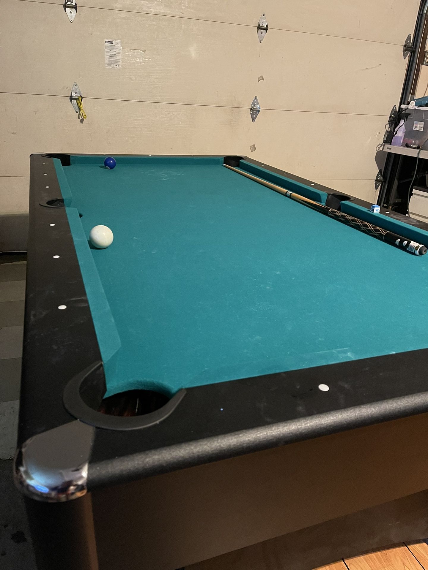 8ft billiards table