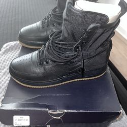 Nike Air Force 1 Sf Size 9.5