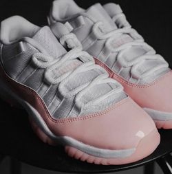 Jordan 11 retro Legend Pink