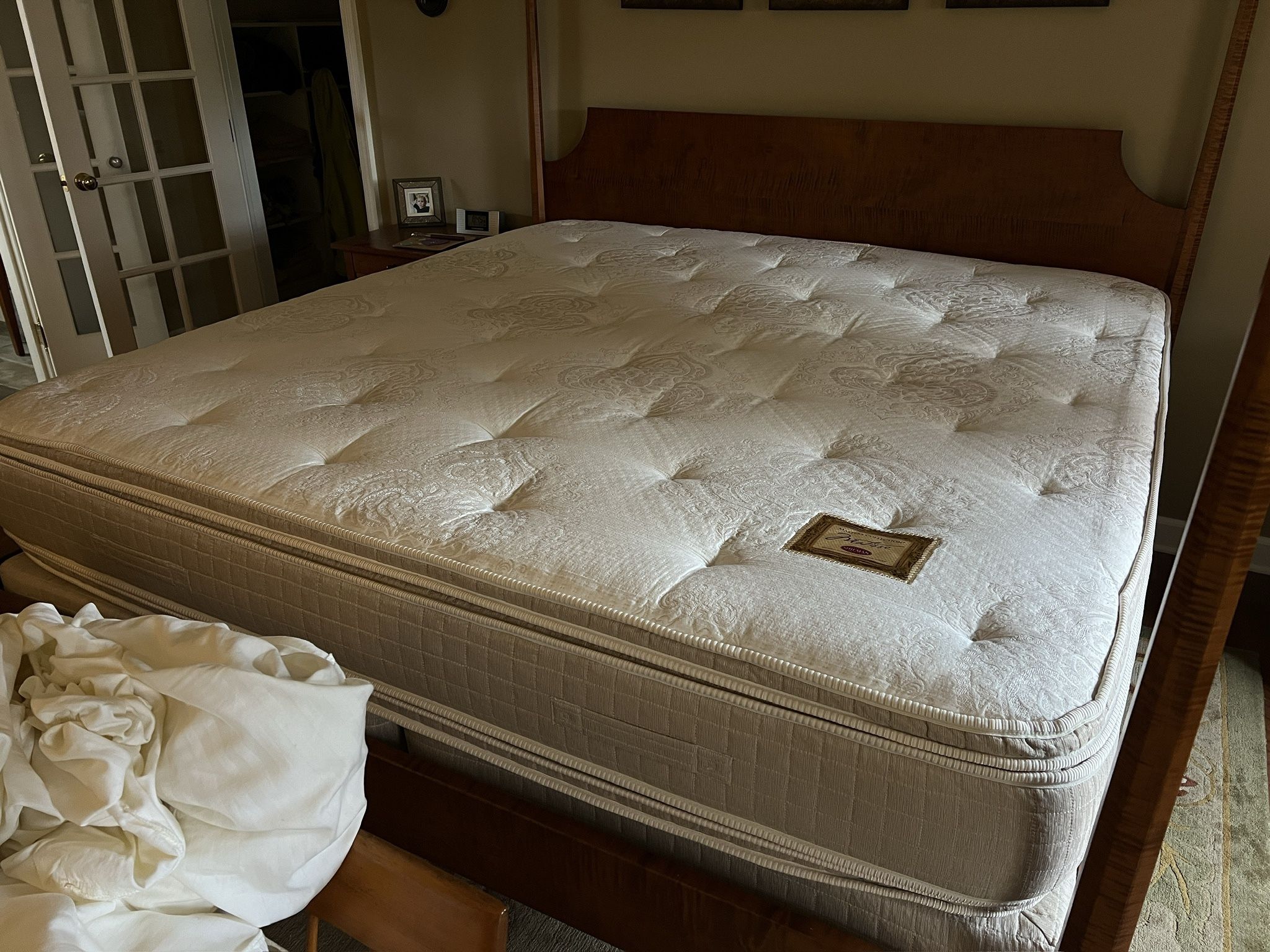 Shifman Luxury Matisse Model King Mattress/Box Spring, Pristine Condition