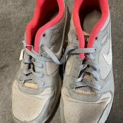 Men’s Nike tennis shoes Airmax size 12