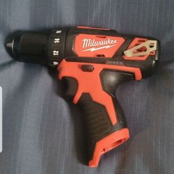 MILWAUKEE M12 3/8 DRILL/DRIVER  (TOOL ONLY)