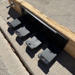 Rogue Fitness - Vertical Barbell Mount (3 Bar)