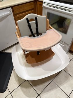 Abiie Beyond Junior High Chair + Catchy Food Catcher – Like New