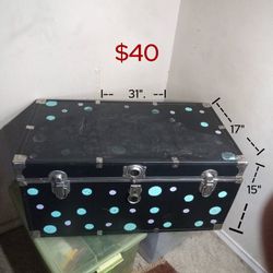 Wood Chest / Cajón De Madera Para Almacénar