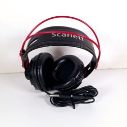 Focusrite Scarlett HP60 Studio Monitor Headphones