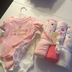 Super Cute Onesie And A Set Of Hoddie Bath Towels 