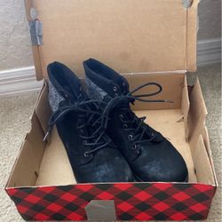 Black Woden Boots 