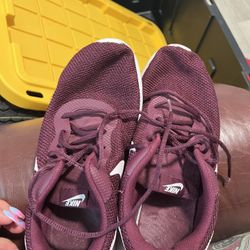 Women’s Nike Shoes Size 11