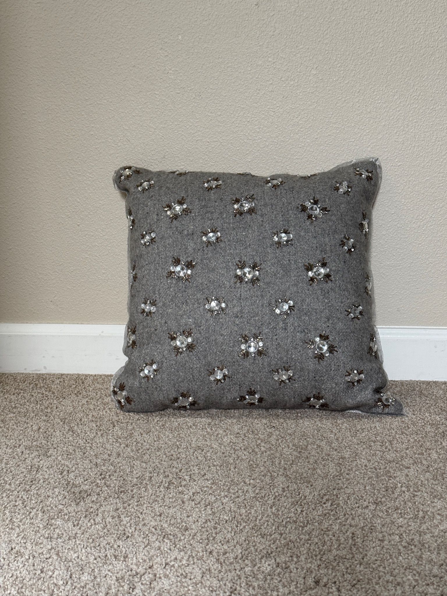 Gray Beaded Snowflake Throw Pillow – New