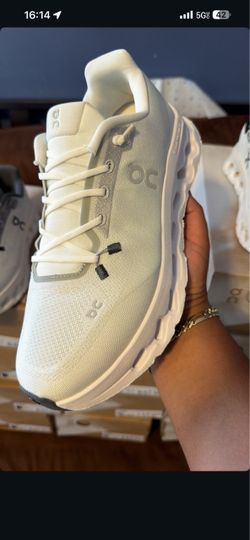Sneakers /New drop