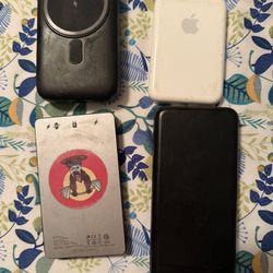 2 Wireless Charging Blocks and 2 Wired Charging Blocks