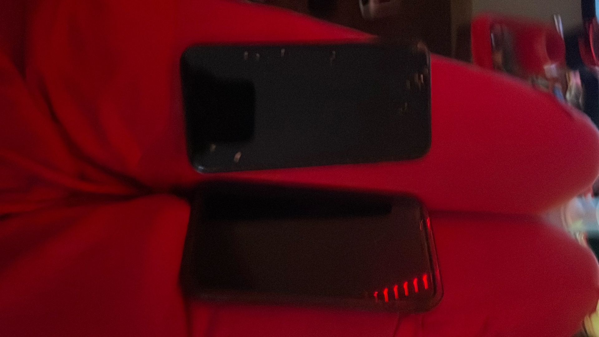 2 iPhone 11s