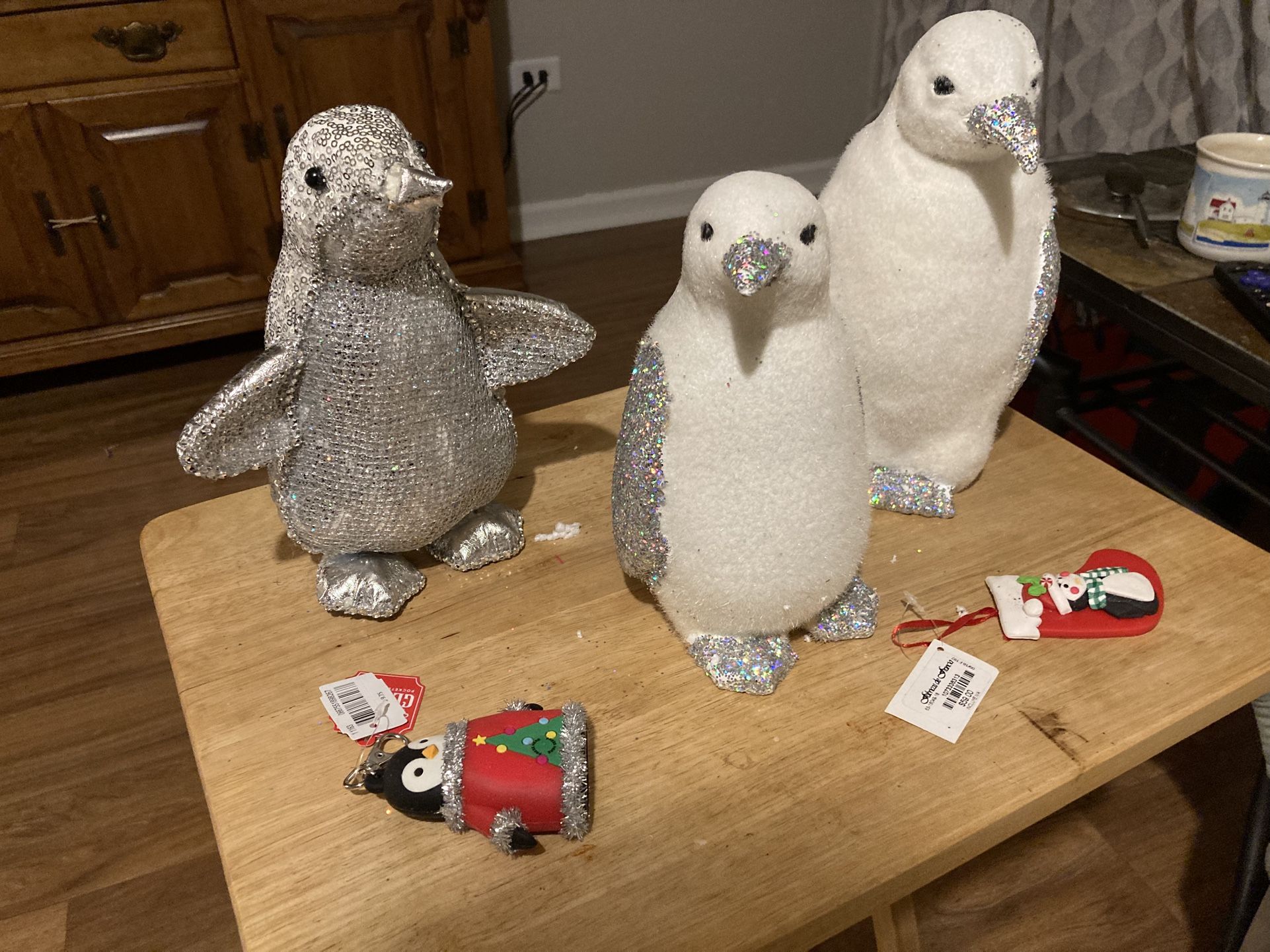 New Lots Of Penguins… Read Description