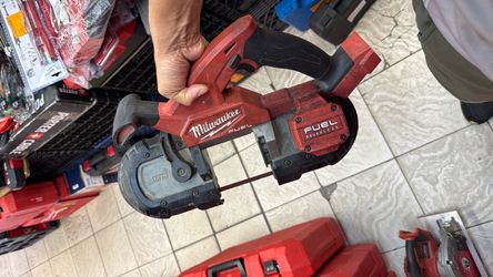 Milwaukee M18 Fuel Brushless Compact Band Saw