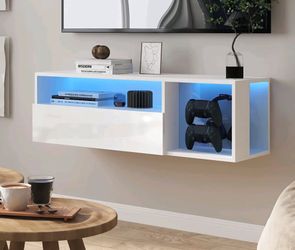 Floating TV / Gamers Console