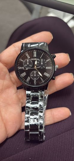 Men all black watch