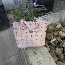 pink tote bag