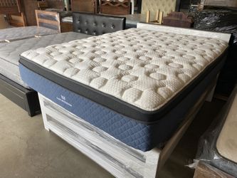 Queen Pillow Top Mattress