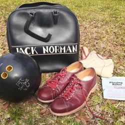 Vintage Men's Complete Bowling Set