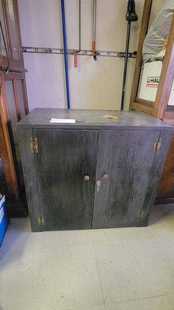 Black Cabinet (with key lock)