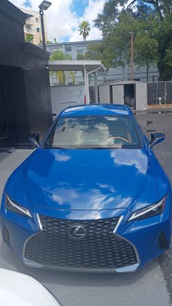 2021 Lexus IS 