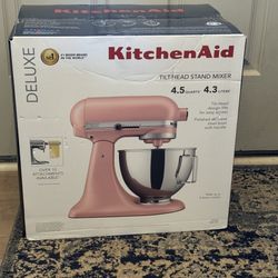 Pink KitchenAid Mixer Deluxe 
