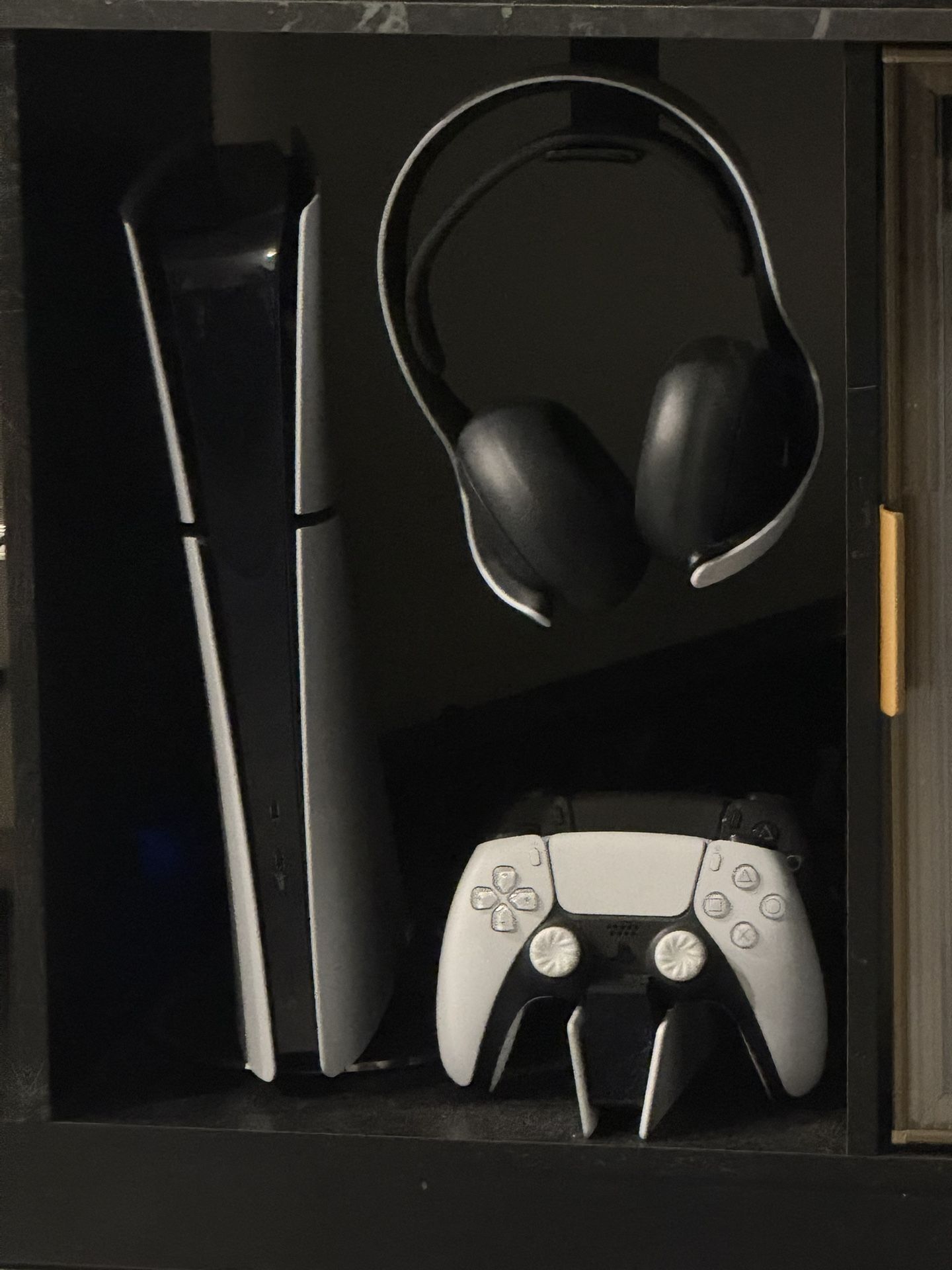 Ps5 With 2 Controllers With The Charging Station Can Charge Headset (doesn’t Come With The Headset)