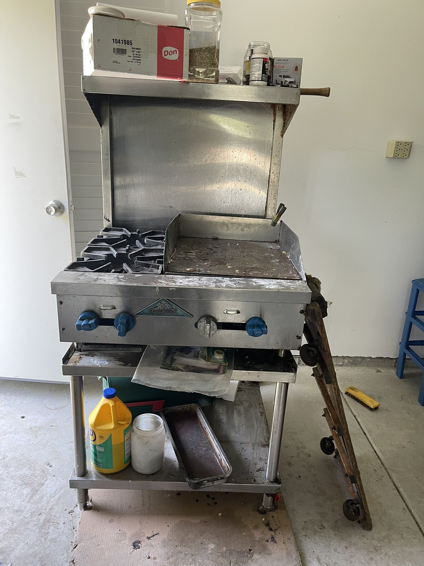 Castle Burner and Griddle W/stand