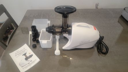 Solostar SS-4200-B Masticating Juicer
