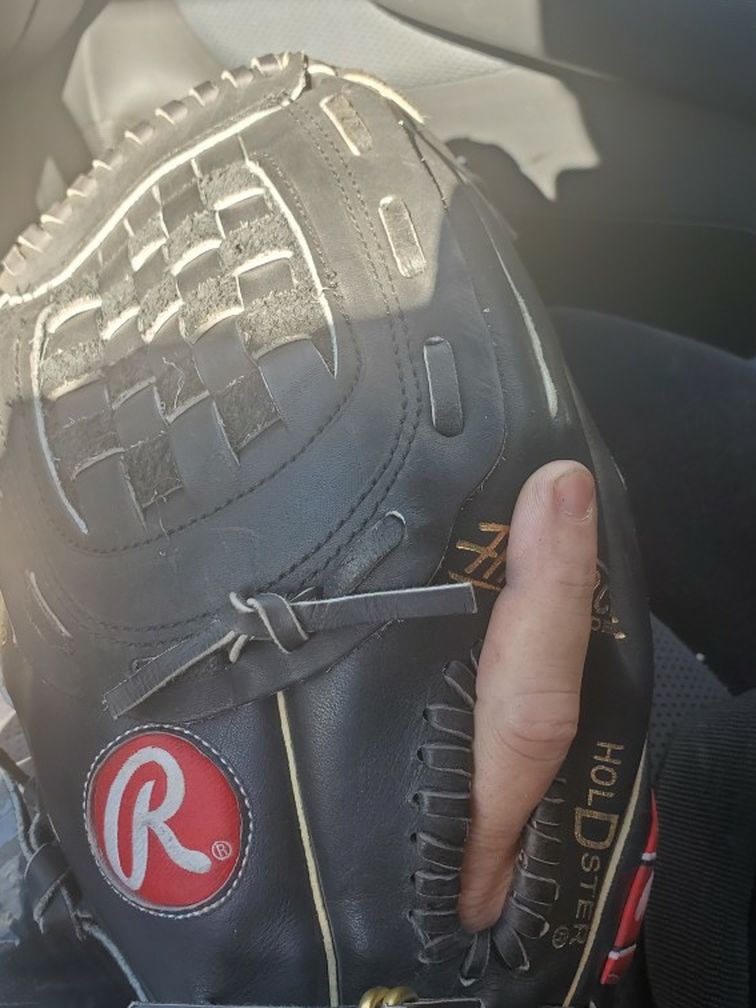 Rawlings left handed baseball glove