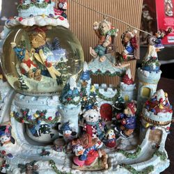 Musical Christmas Water Globe Collectors