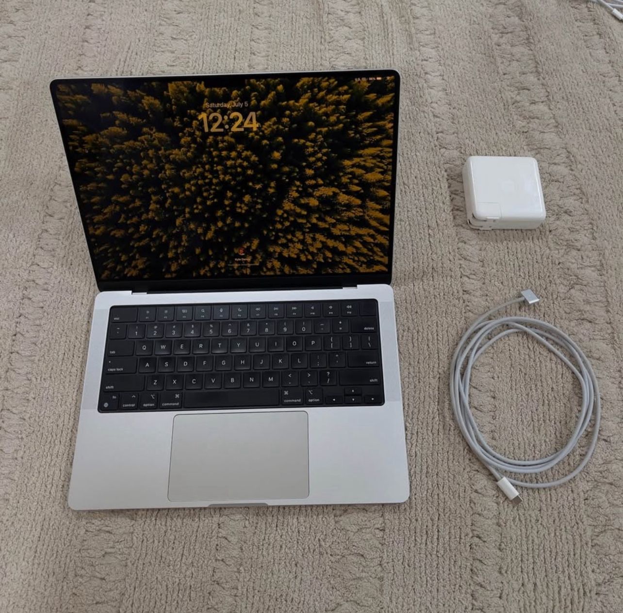 MacBook Pro M1 Pro 10-Core CPU and 16-Core GPU 14" (Late 2021) 1TB SSD
