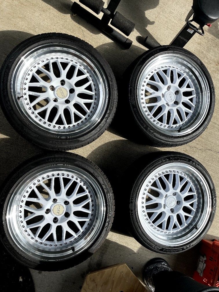 ESR Wheels18" Staggered ESR Wheels SR01 Gloss White JDM Style Rims