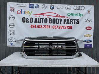 DODGE RAM 2019 2020 2021 2022 2023 2024 Front bumper grille grill *Cracked*