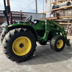 John Deere 4720 (400x Loader) Tractor 