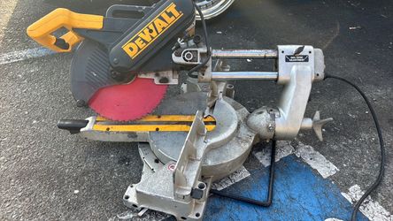 Dewalt saw miter saw