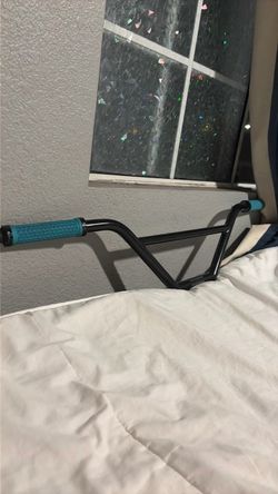 Throne bars