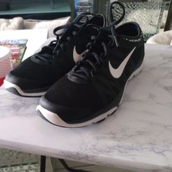 Women's Size 8.5 Nike Training Flex Supreme Tr3