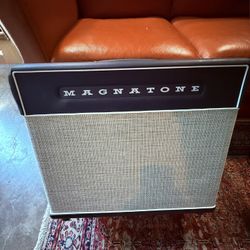 Magnatone Super Fifteen 1 x 12” guitar cabinet