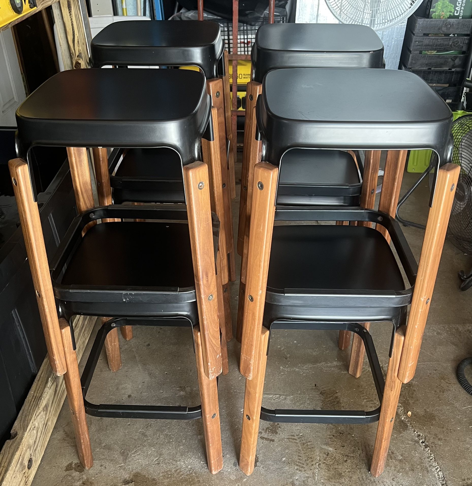 (X8) MAGIS STEELWOOD STOOL