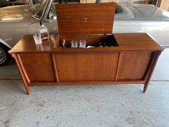 Mid Century Credenza  - Stereo Cabinet