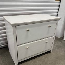 WHITE SOLID WOOD LARGE 2 DRAWER DRESSER IN EXCELLENT CONDITION DELIVERY AVAILABLE