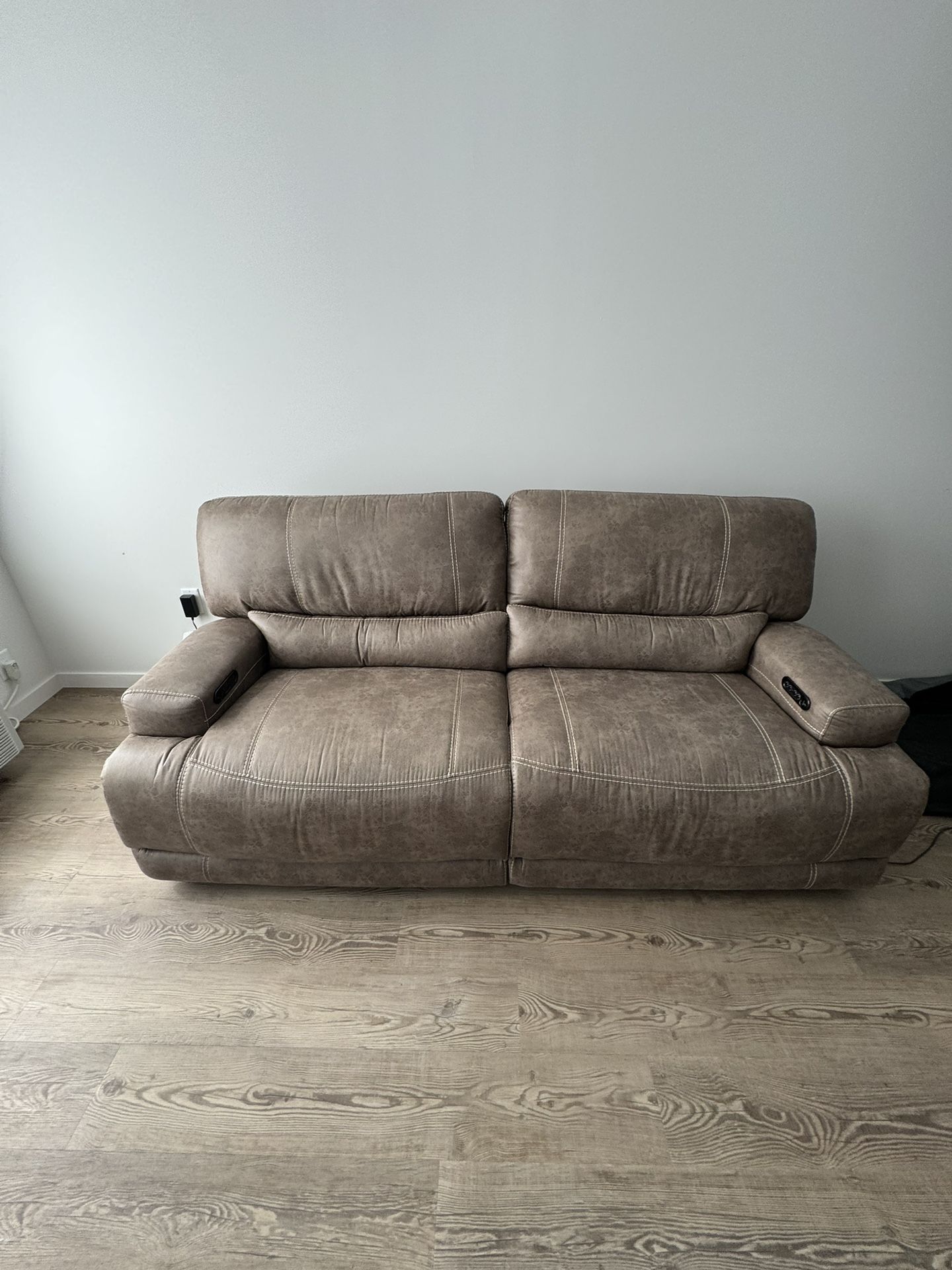 New Hi End  Microfiber, Loveseat, reclining feet  back USB Ports